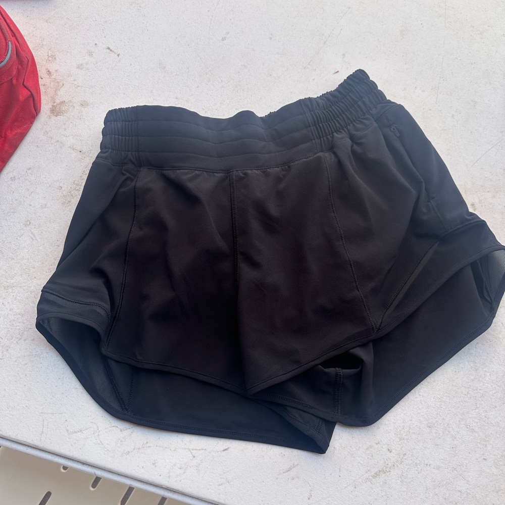 Lululemon Hotty Hot High-Rise Lined Short 2.5"